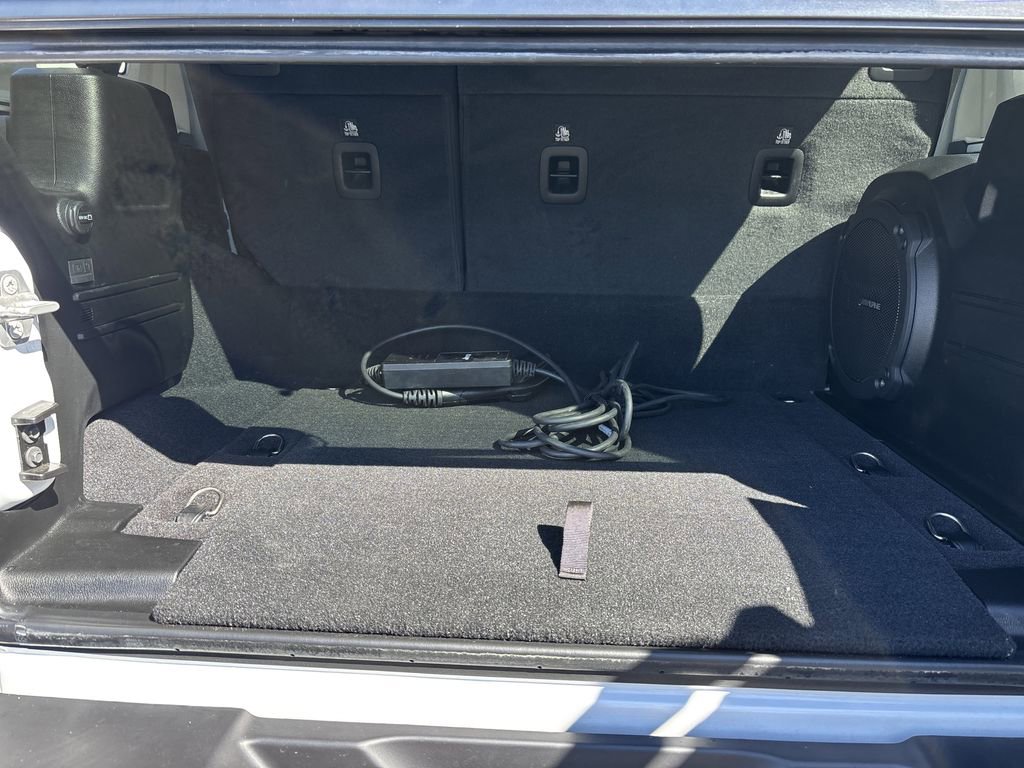 Used 2023 Jeep Wrangler Unlimited Sahara w/ Cold Weather Group image 30