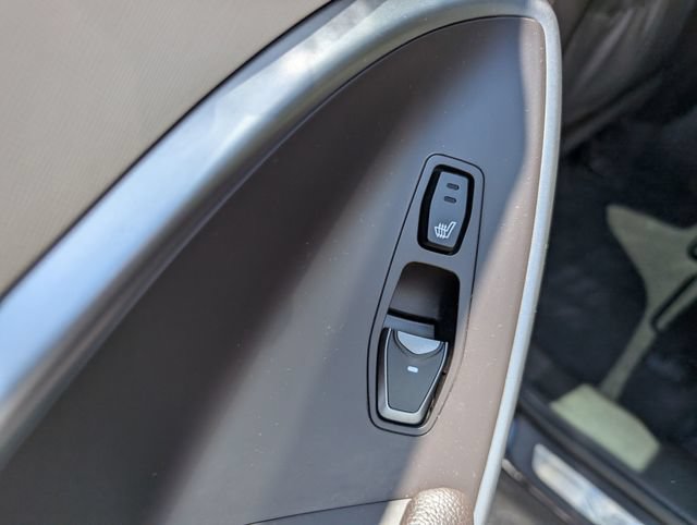 Used 2019 Hyundai Santa Fe XL AWD/4WD image 11
