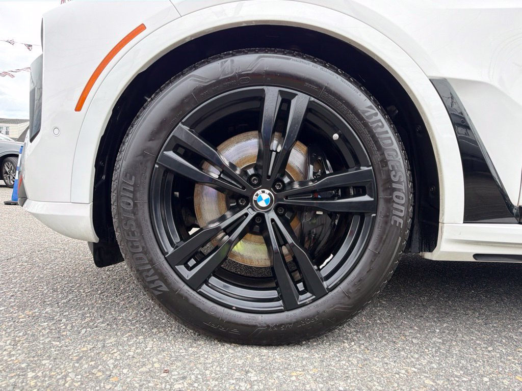 Used 2024 BMW X7 xDrive40i w/ Executive Package AWD/4WD image 6