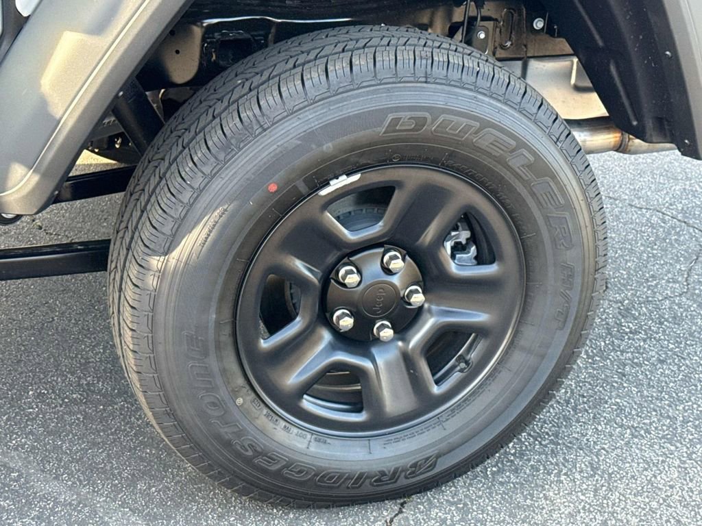 New 2026 Jeep Gladiator Sport AWD/4WD image 38