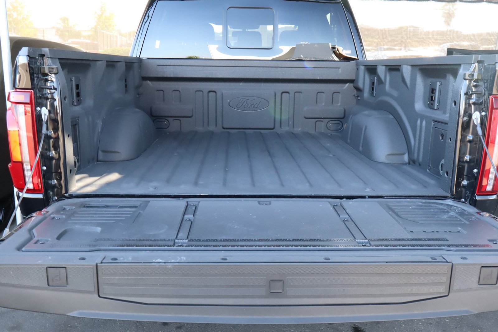 Used 2025 Ford F150 Raptor AWD/4WD image 40