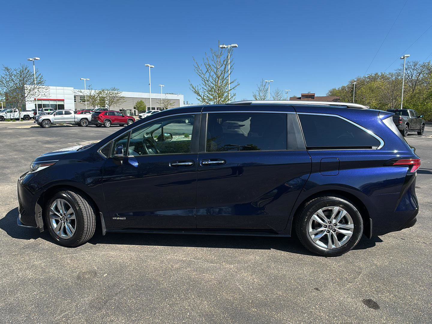 Used 2021 Toyota Sienna Limited AWD/4WD image 13