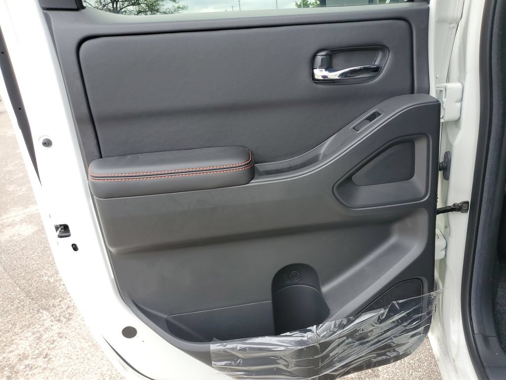 New 2025 Nissan Frontier PRO-4X AWD/4WD image 18