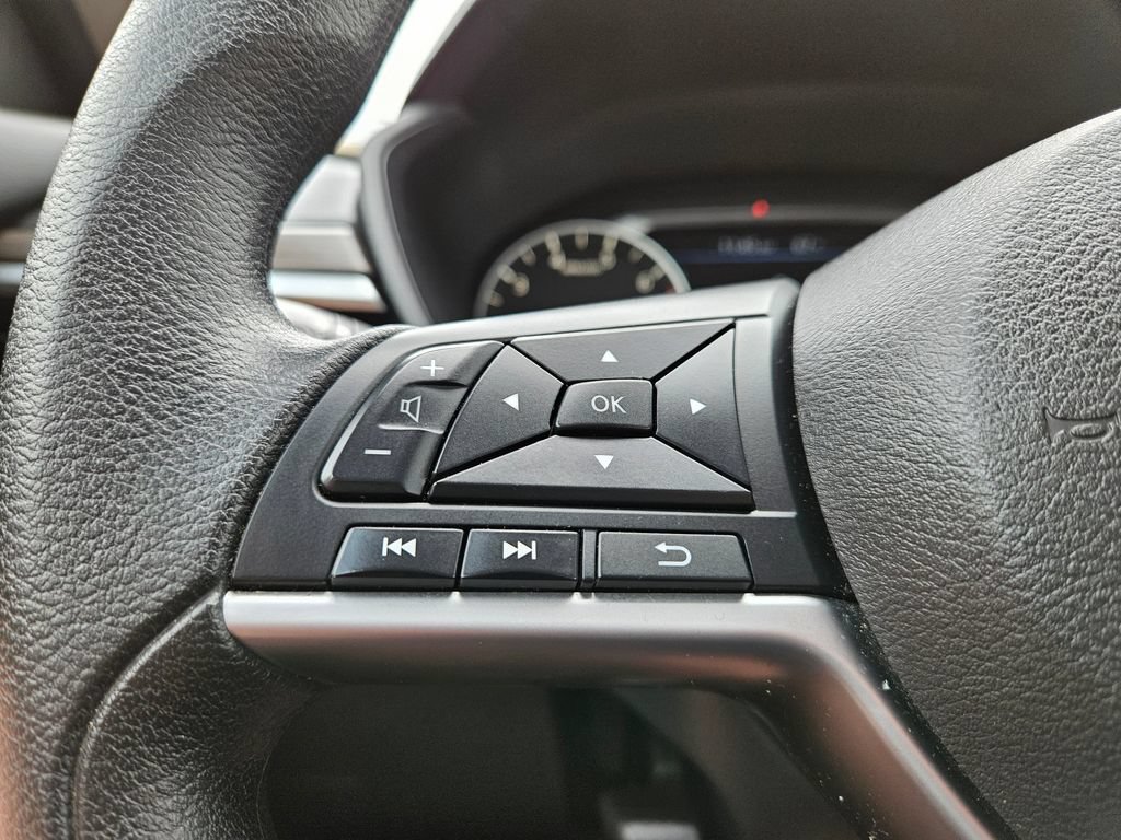 Used 2024 Nissan Altima 2.5 SV FWD image 31