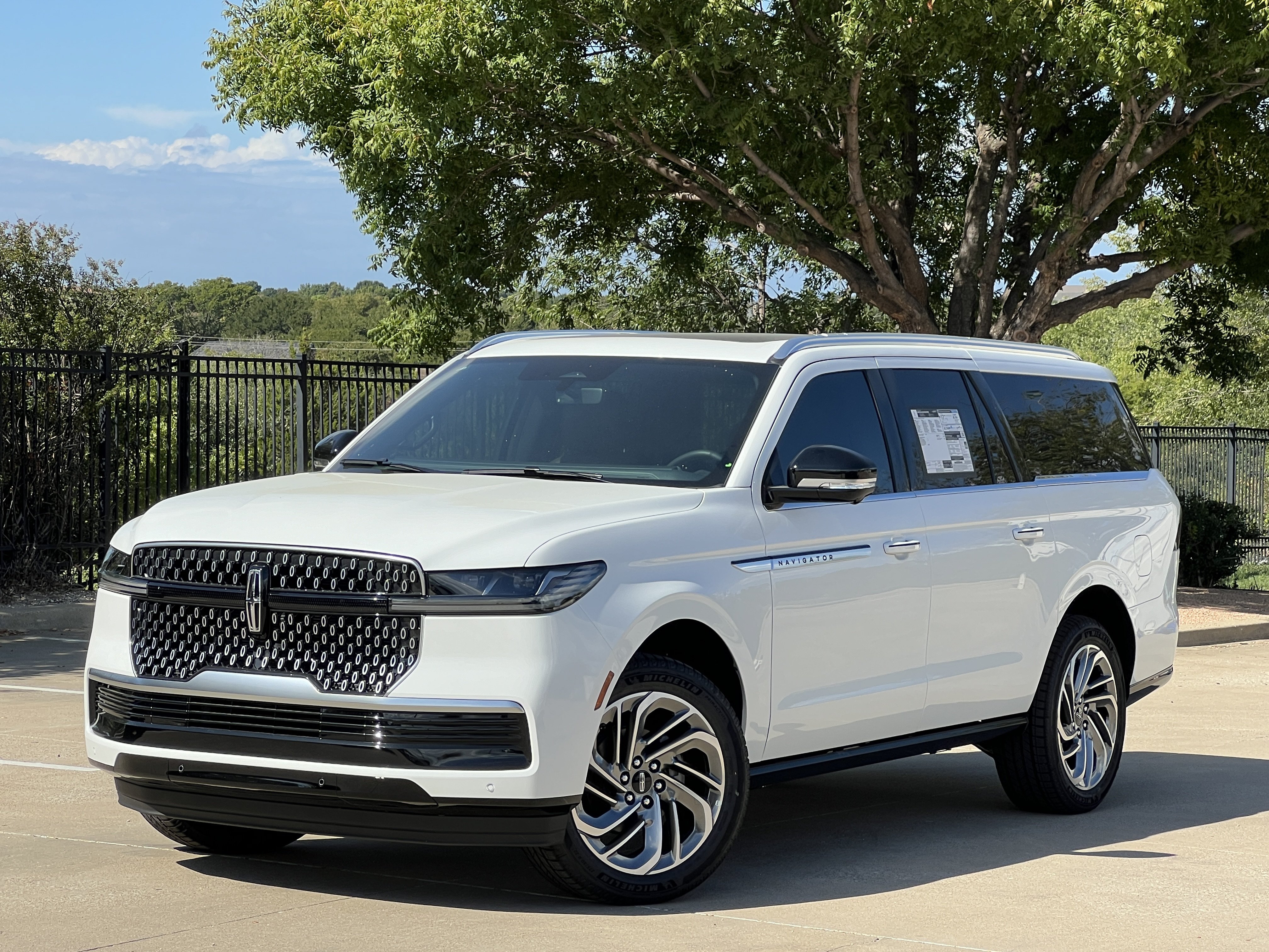 New 2027 Lincoln Navigator L Reserve AWD/4WD image 1