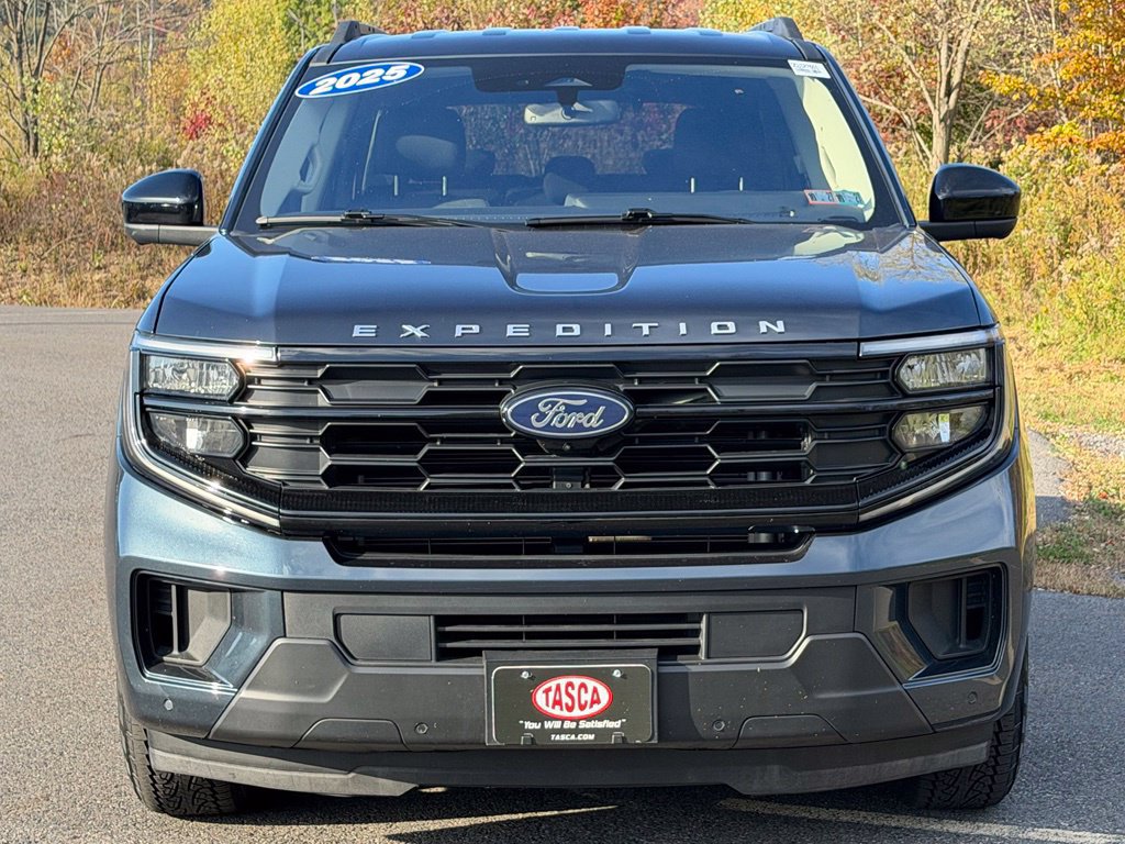 Certified 2025 Ford Expedition Active AWD/4WD image 19