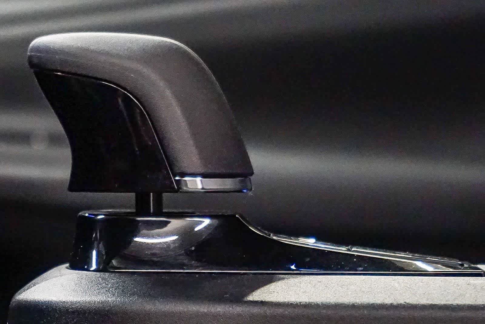 Used 2025 Toyota Prius XLE FWD image 19