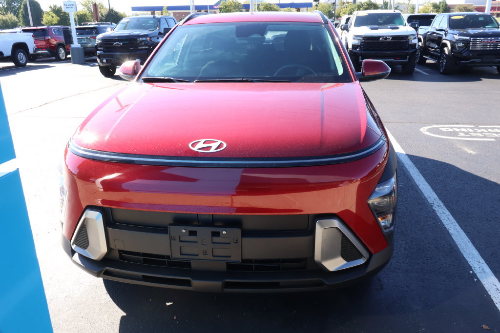 Used 2025 Hyundai Kona SEL AWD/4WD image 2
