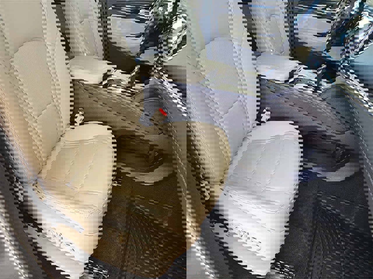 Used 2019 Buick Enclave Essence image 10