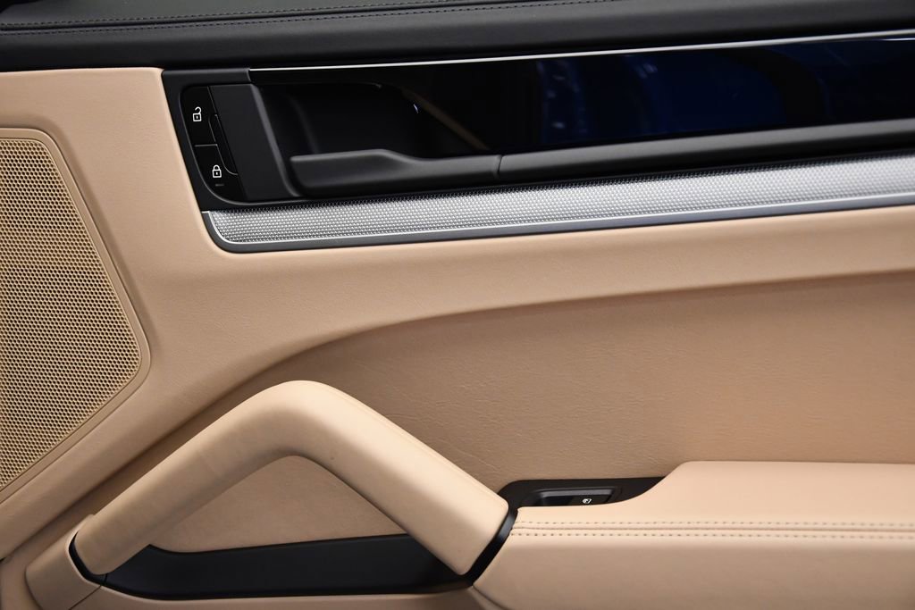 Used 2025 Porsche Cayenne S image 50