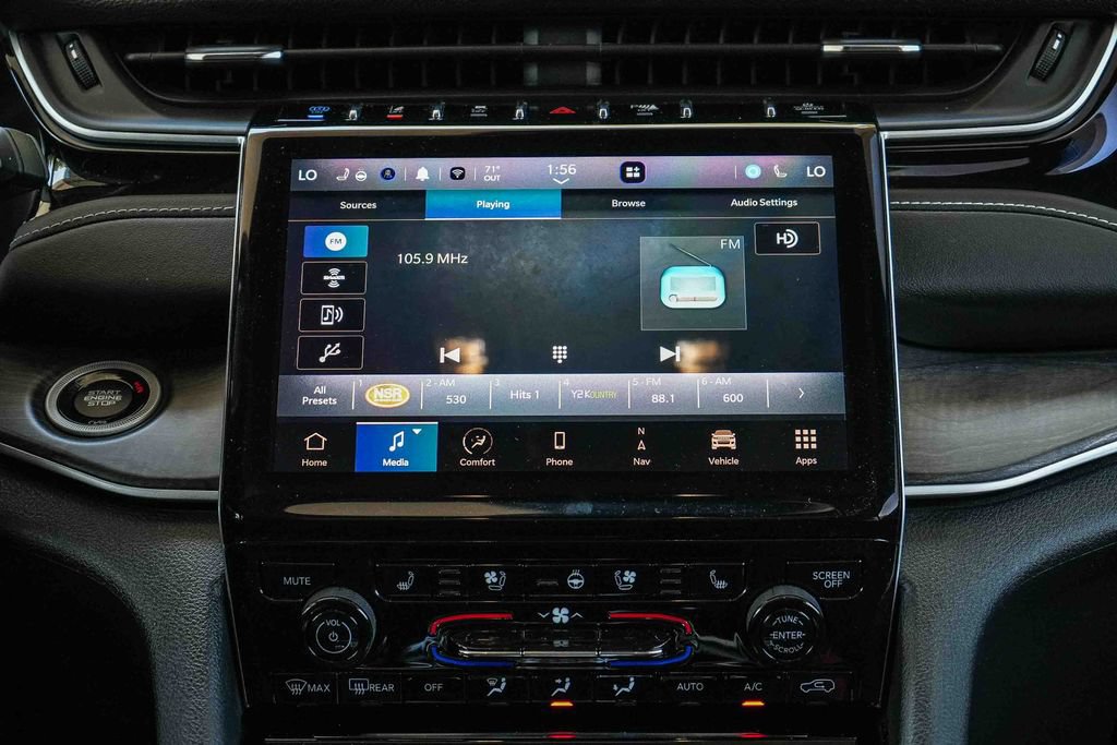 Used 2023 Jeep Grand Cherokee 4WD 4xe w/ Luxury Tech Group II image 13