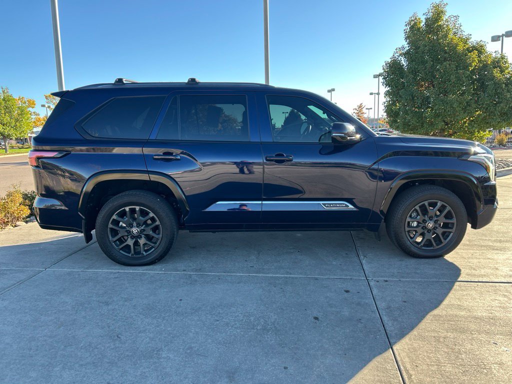 Used 2025 Toyota Sequoia Platinum AWD/4WD image 10
