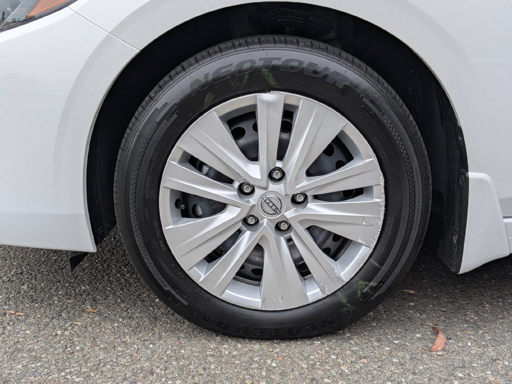 Certified 2025 Nissan Sentra S FWD image 9