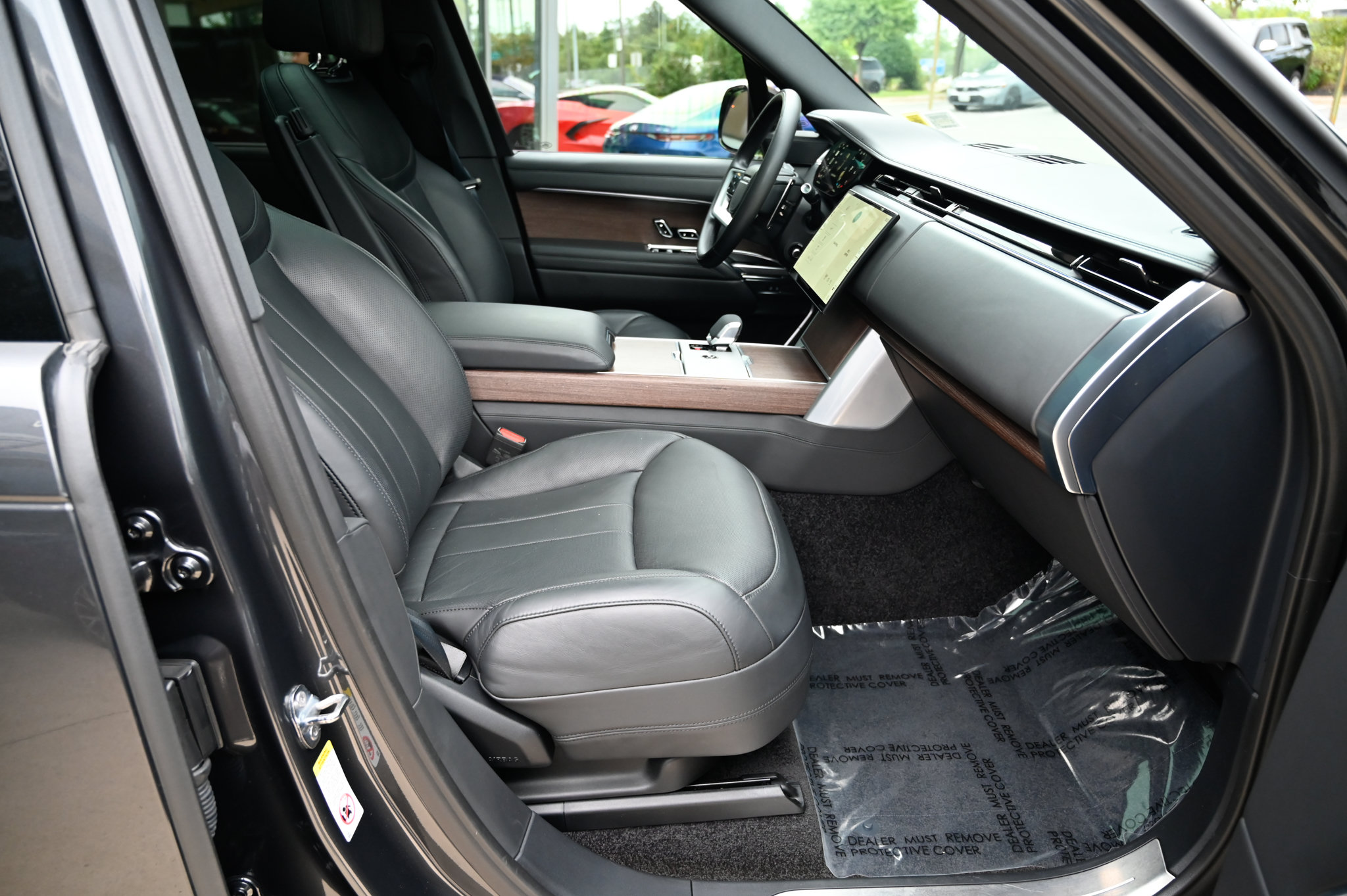 Used 2024 Land Rover Range Rover Long Wheelbase SE AWD/4WD image 61