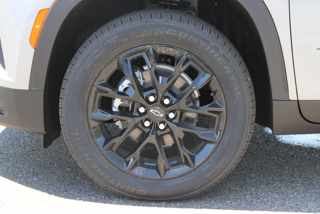 New 2026 Chevrolet Traverse LT w/ Midnight/Sport Edition FWD image 18