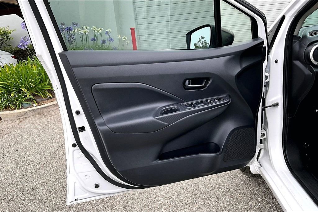 Used 2021 Nissan Versa S FWD image 20