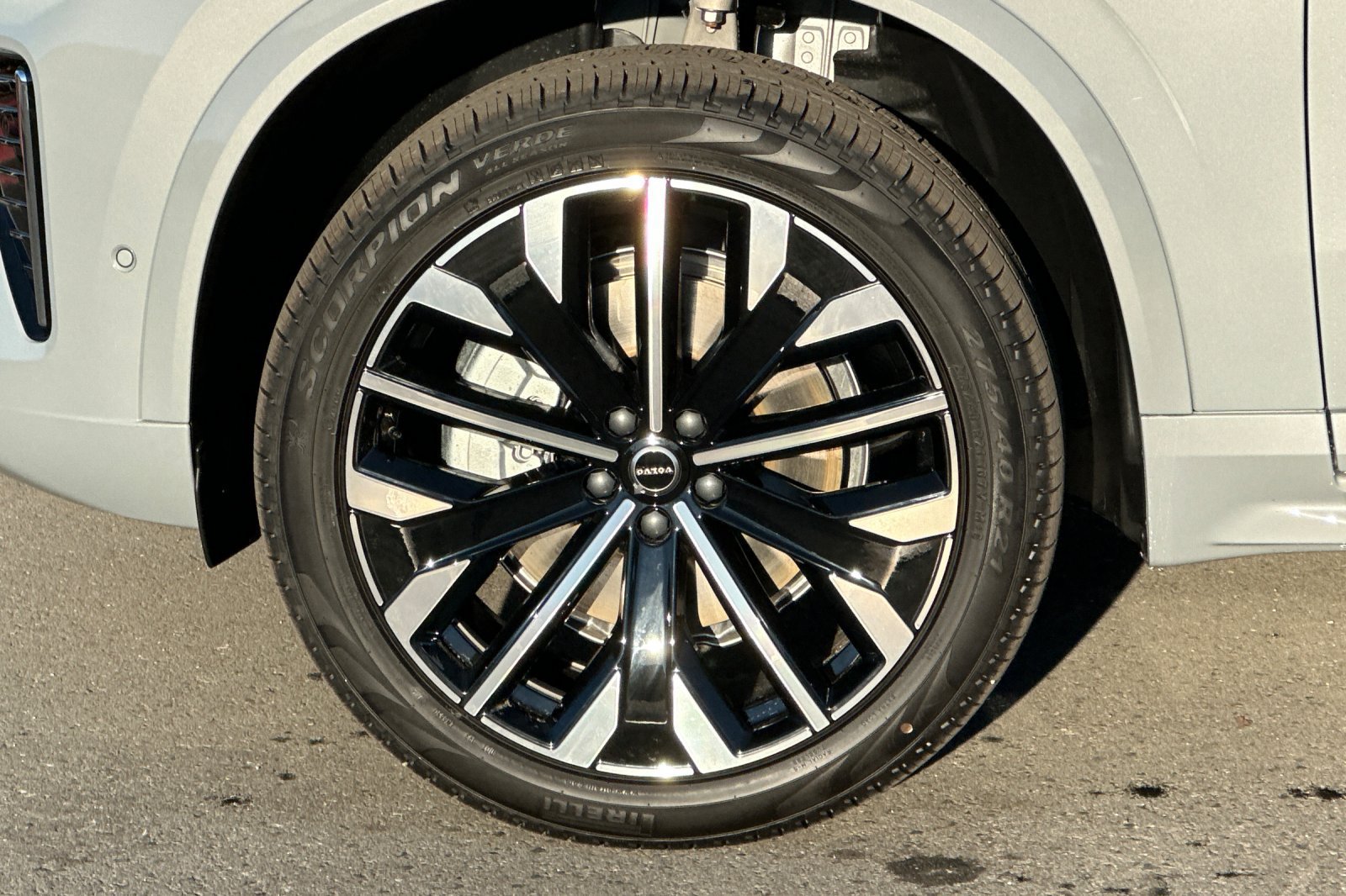New 2026 Volvo XC90 B5 Plus w/ Protection Package AWD/4WD image 11