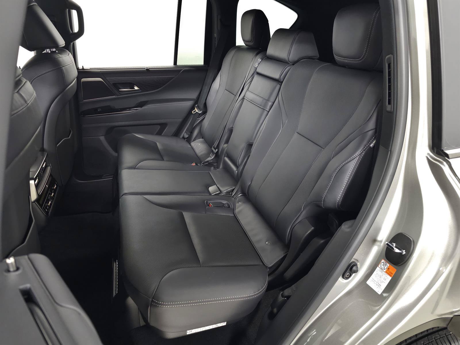 Certified 2025 Lexus LX 600 4WD w/ Interior Upgrade Package image 35