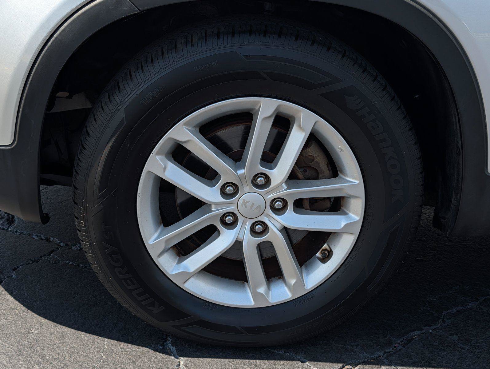 Used 2014 Kia Sorento LX FWD image 8