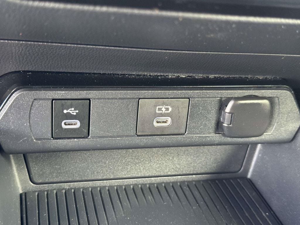 Used 2023 Toyota Prius Prime FWD image 8