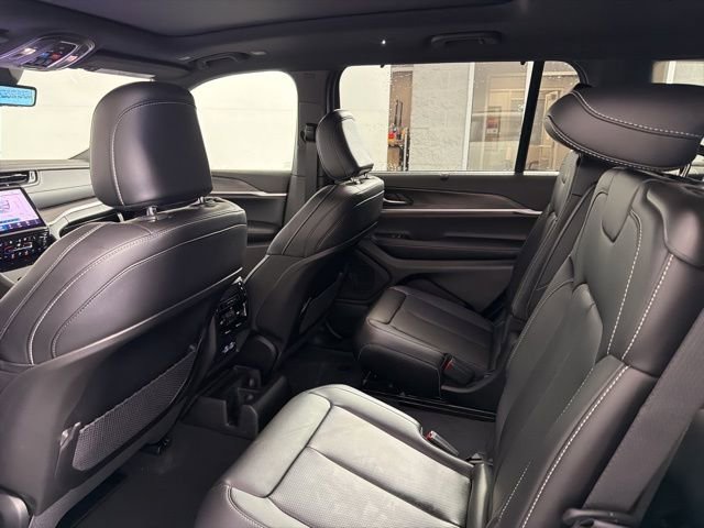 New 2025 Jeep Grand Cherokee L Limited w/ Luxury Tech Group II image 22