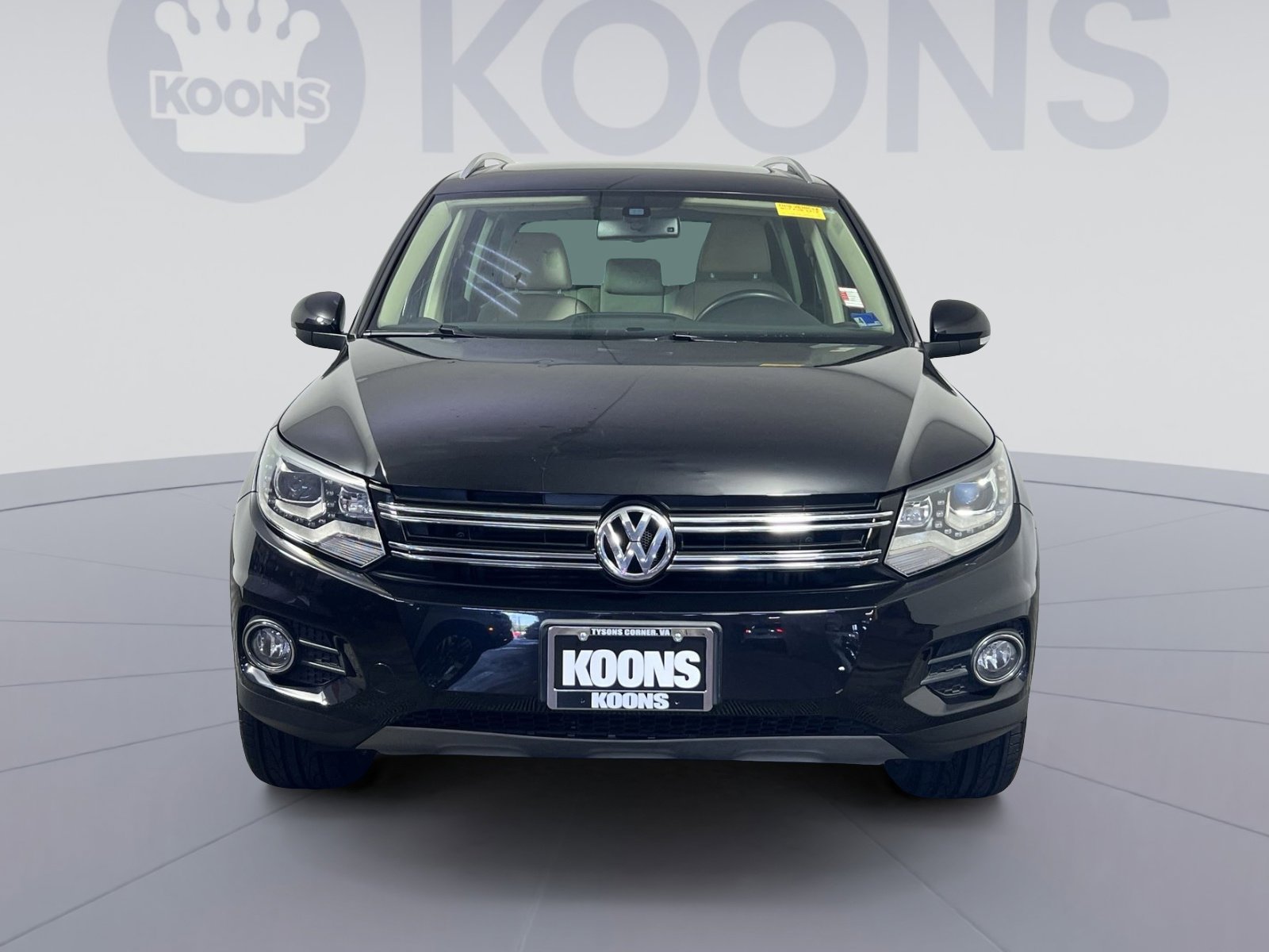 Used 2017 Volkswagen Tiguan SEL FWD image 4