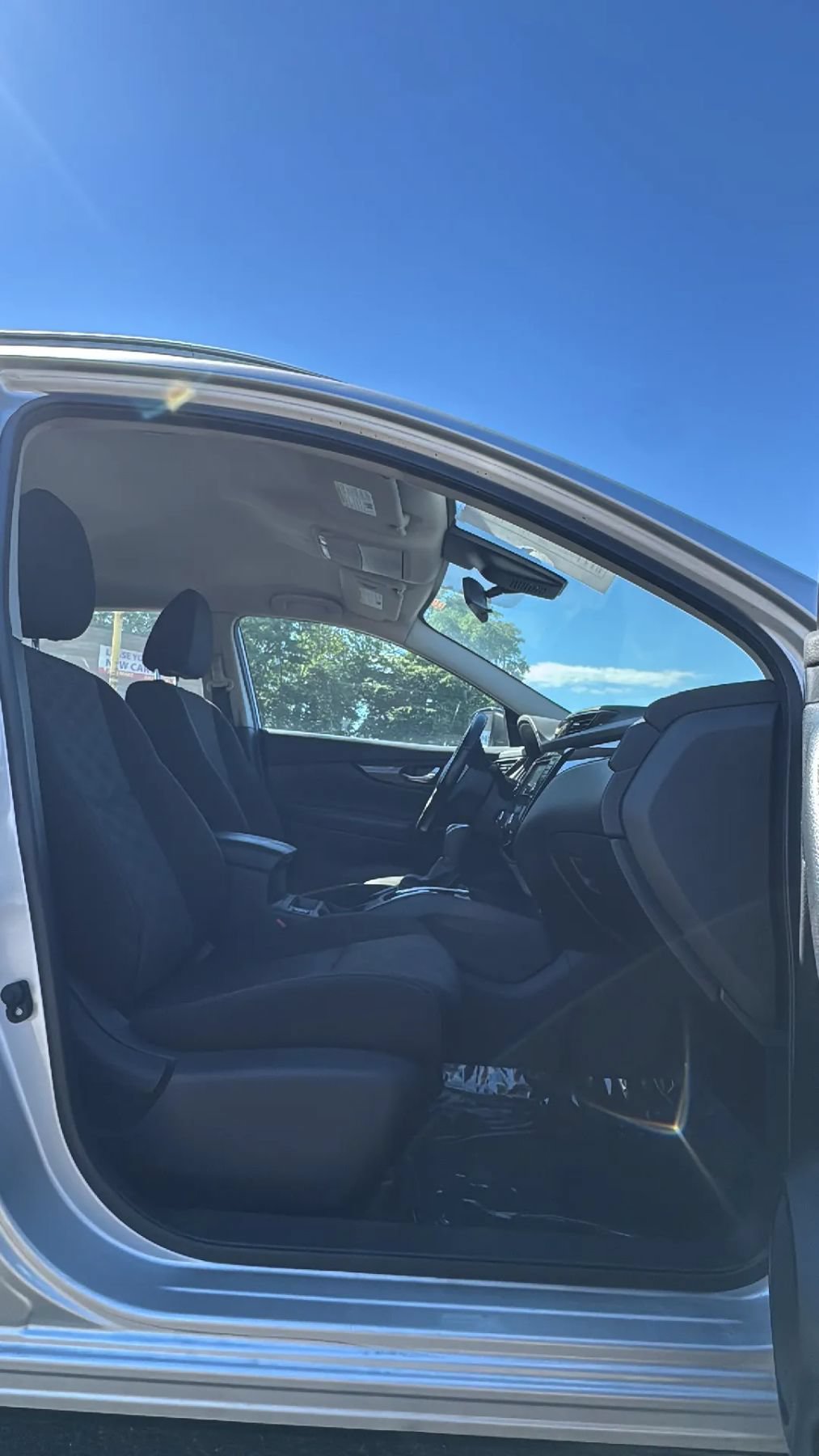 Used 2022 Nissan Rogue Sport SV AWD/4WD image 25