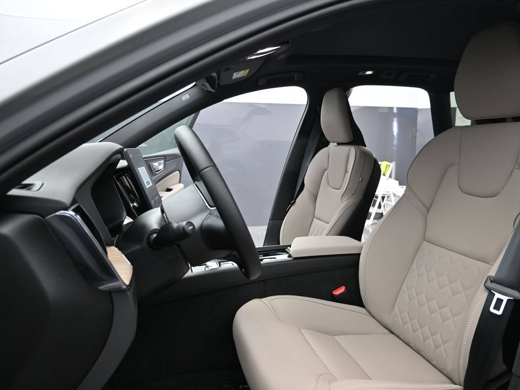 New 2026 Volvo XC60 B5 Plus w/ Protection Package Premier AWD/4WD image 12