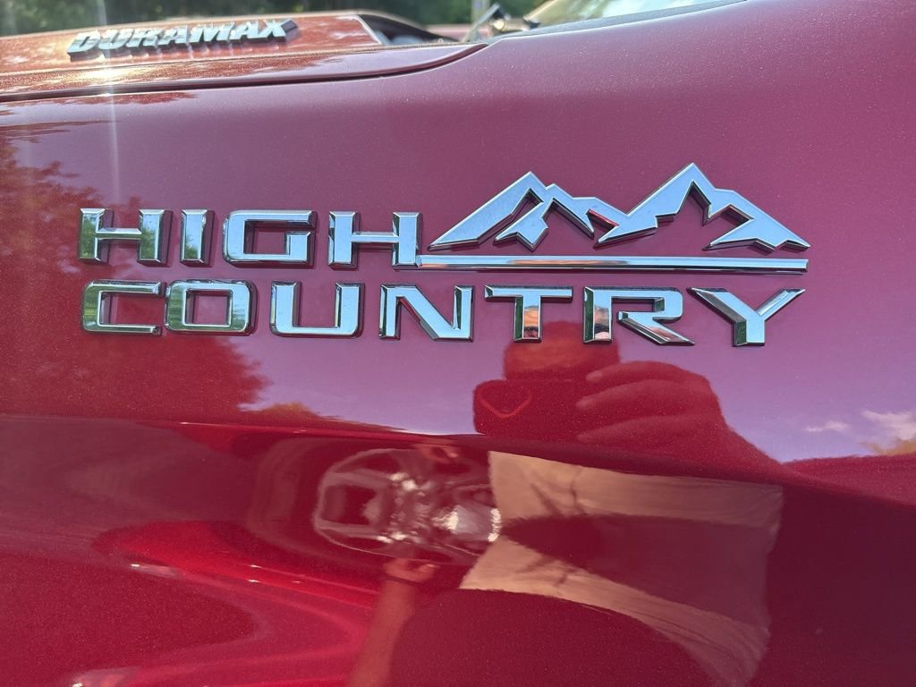 Used 2025 Chevrolet Silverado 1500 High Country AWD/4WD image 16