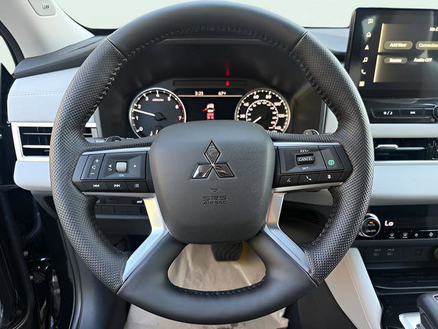 New 2026 Mitsubishi Outlander SE FWD image 17