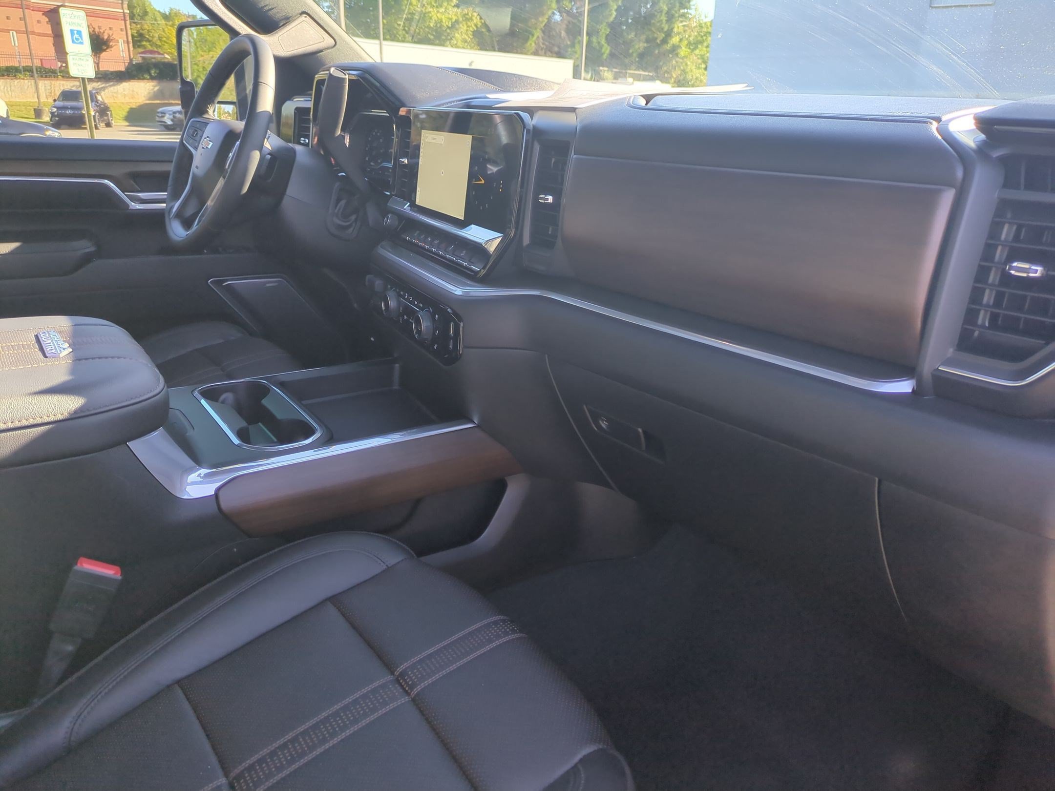 Used 2024 Chevrolet Silverado 2500 High Country w/ High Country Premium Package AWD/4WD image 37