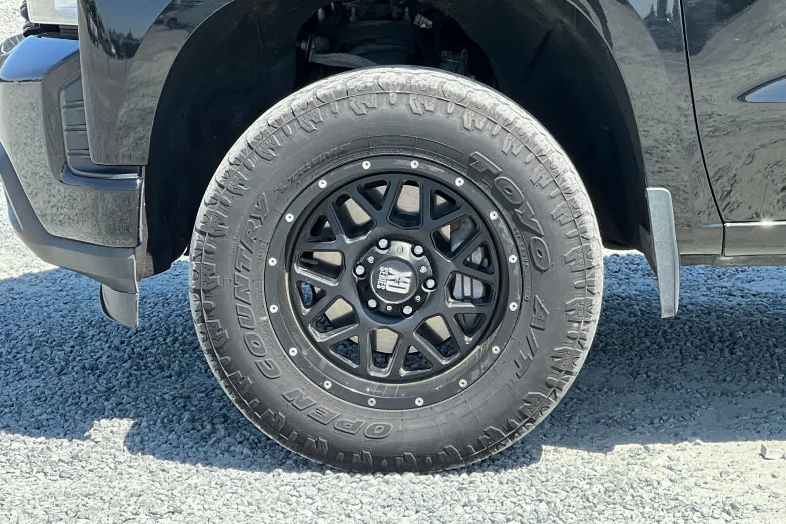 Used 2021 Chevrolet Silverado 1500 Custom w/ Safety Confidence Package AWD/4WD image 12