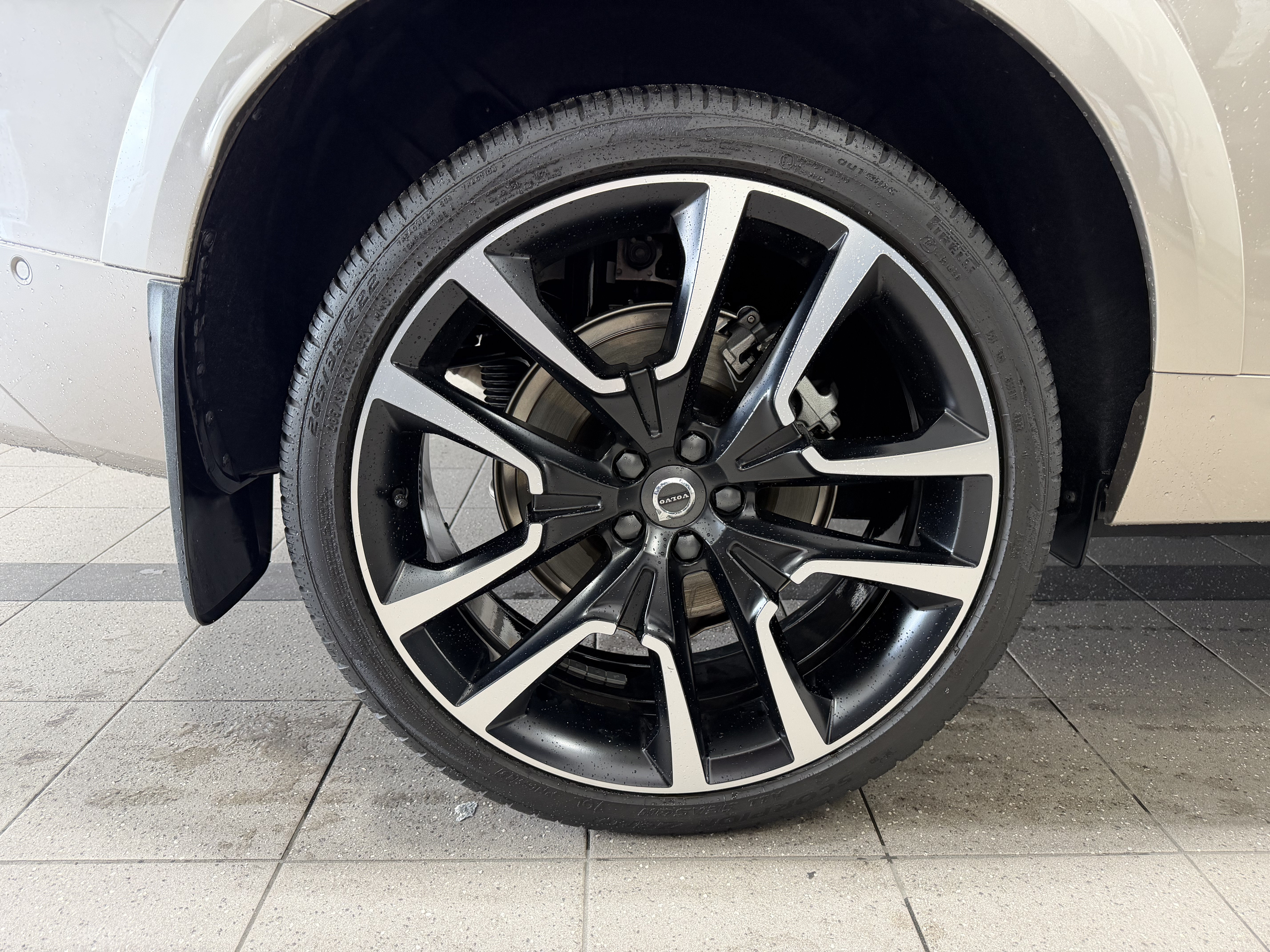 Used 2023 Volvo XC60 B6 Ultimate w/ Climate Package AWD/4WD image 7
