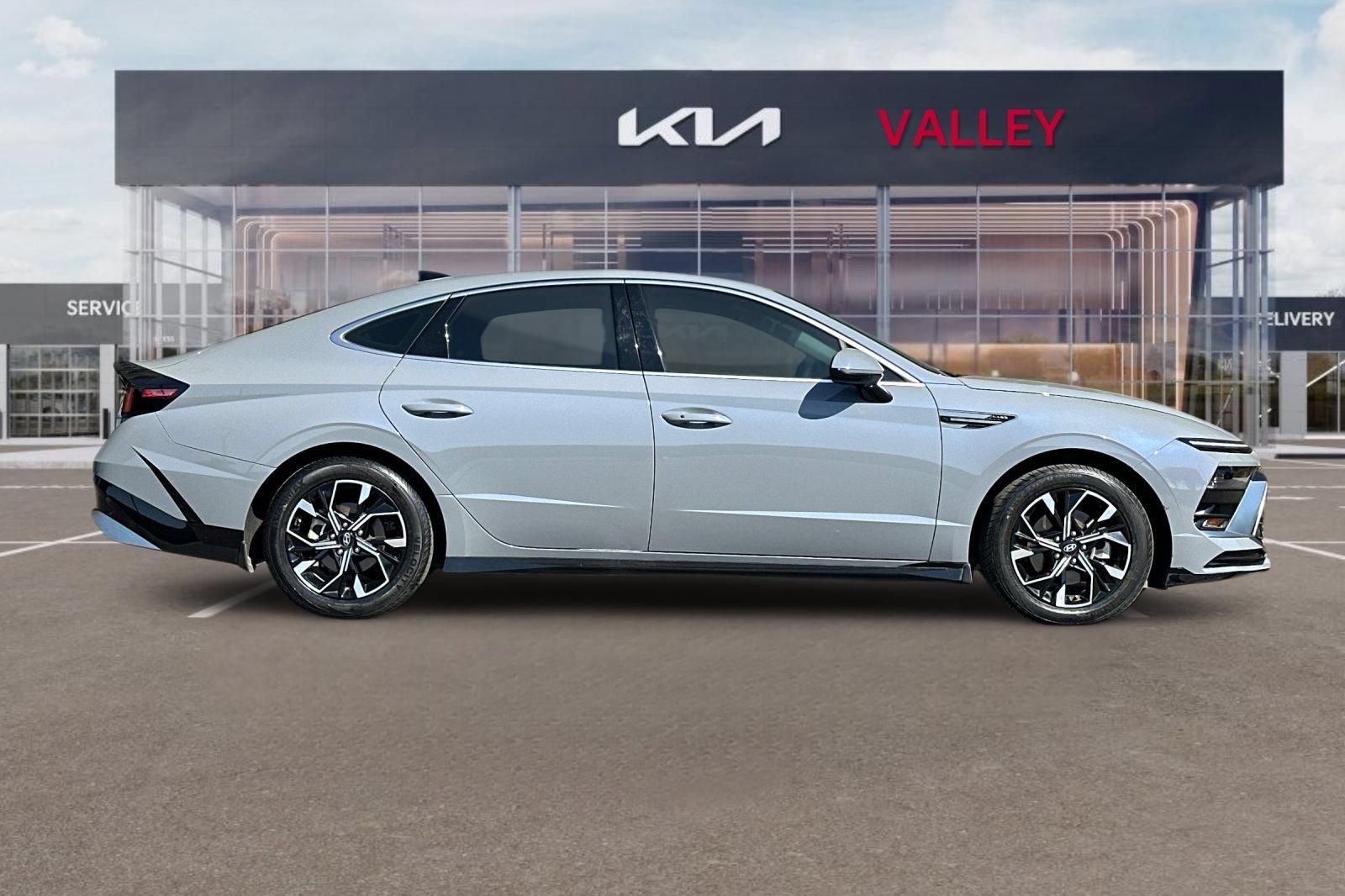 Used 2024 Hyundai Sonata SEL FWD image 3