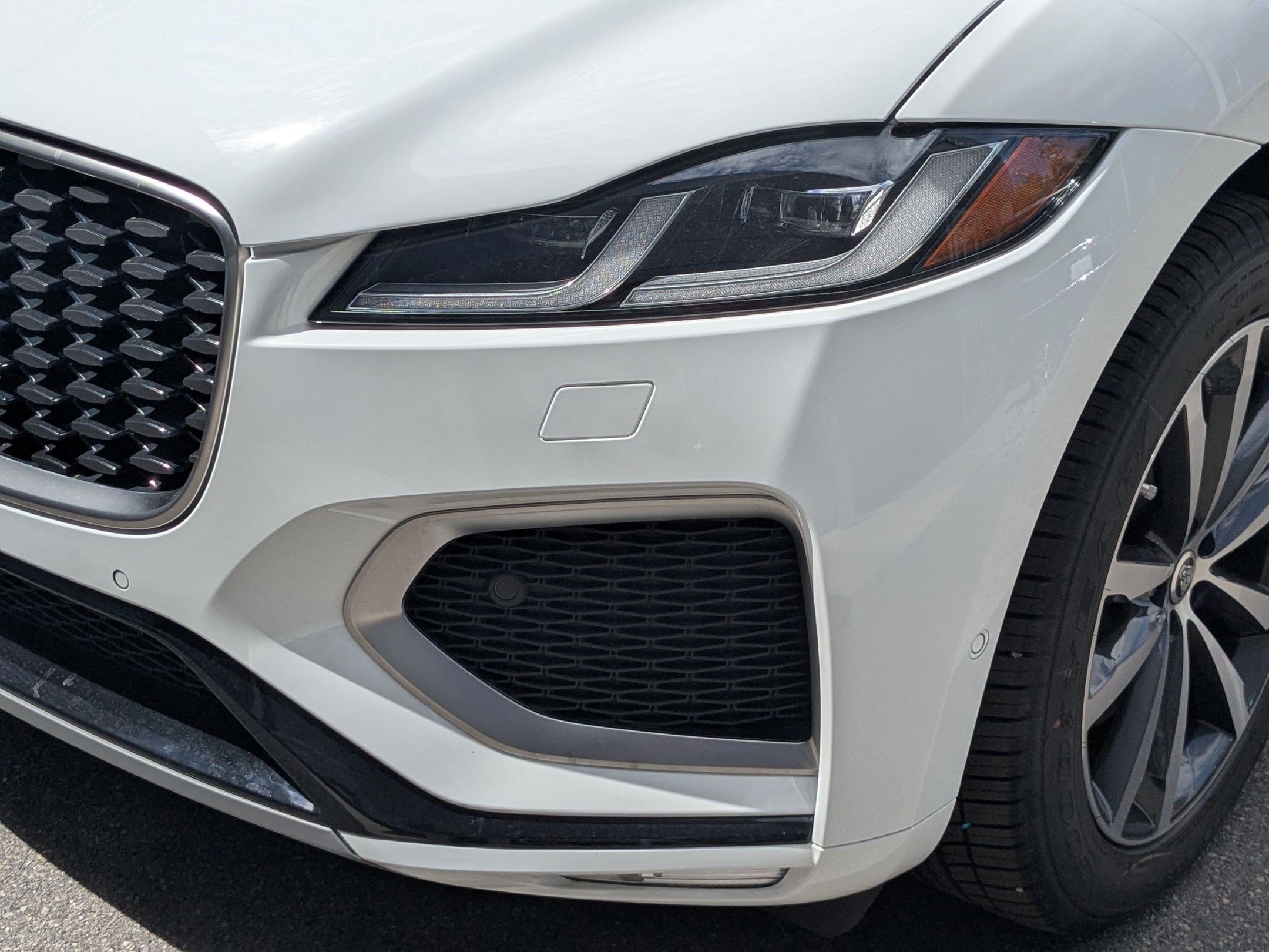 New 2026 Jaguar F-PACE R-Dynamic S AWD/4WD image 9