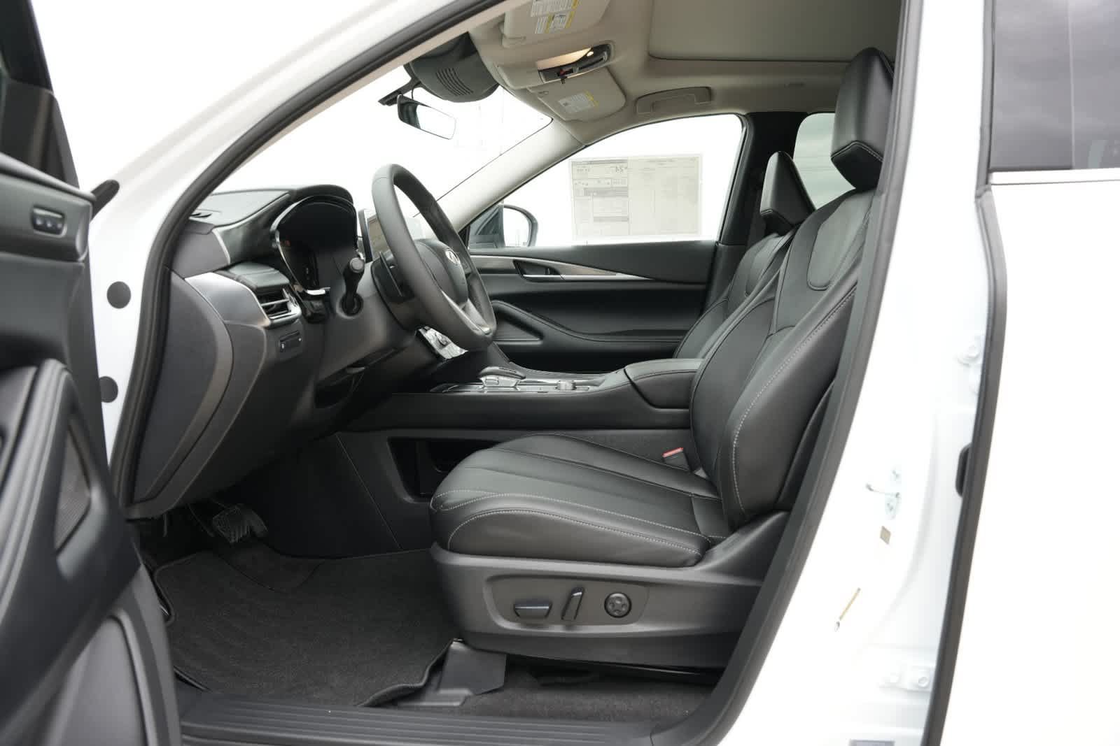 Certified 2027 INFINITI QX60 Pure w/ Cargo Package FWD image 16