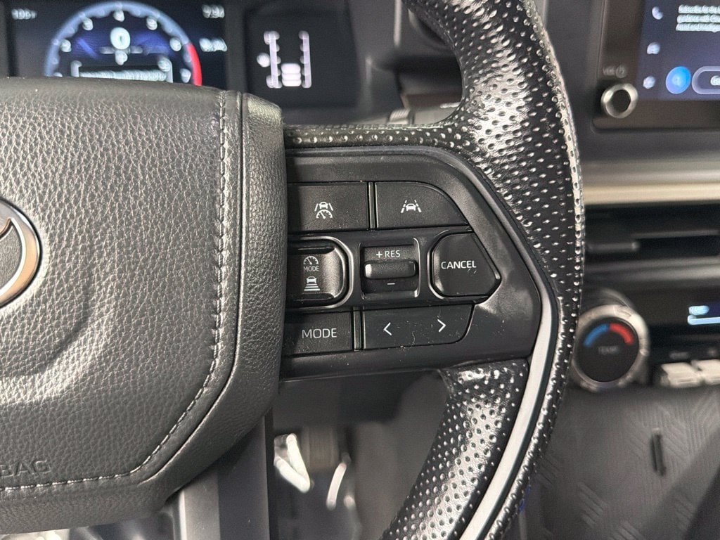 Certified 2025 Toyota Tacoma SR5 AWD/4WD image 26