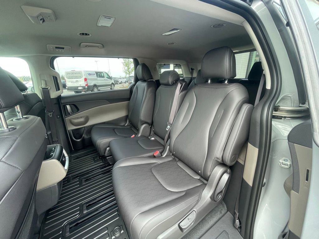 New 2026 Kia Carnival EX image 27
