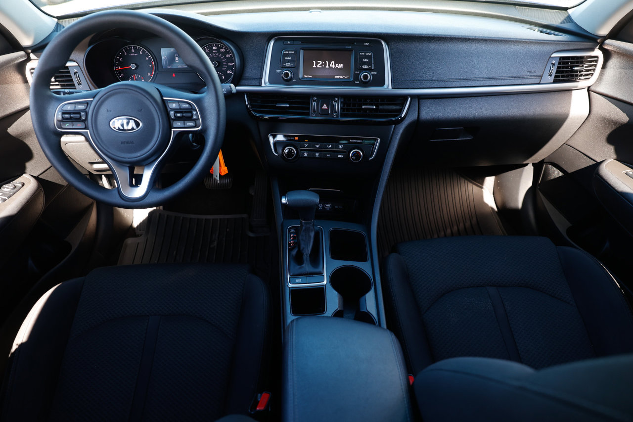 Used 2017 Kia Optima LX image 21