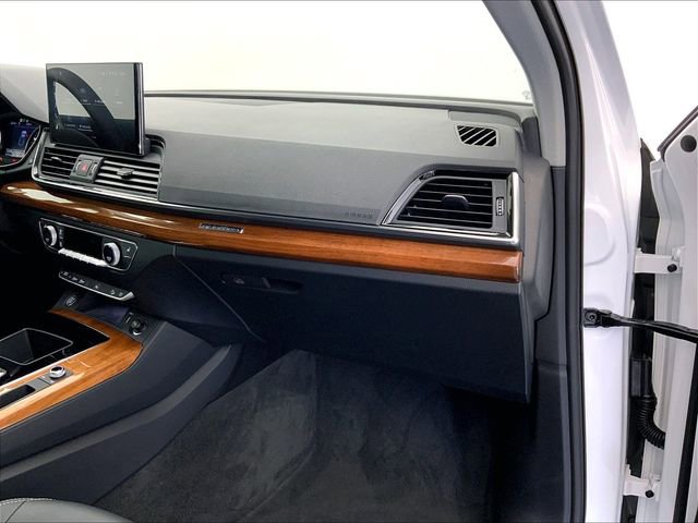 Certified 2023 Audi Q5 2.0T Premium w/ Convenience Package image 16