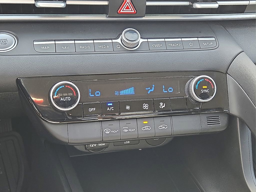 Used 2024 Hyundai Elantra SEL image 27