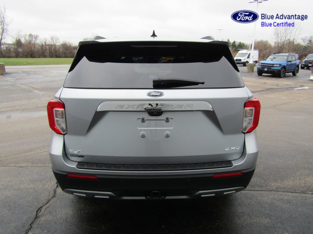 Certified 2024 Ford Explorer XLT w/ Equipment Group 202A AWD/4WD image 5