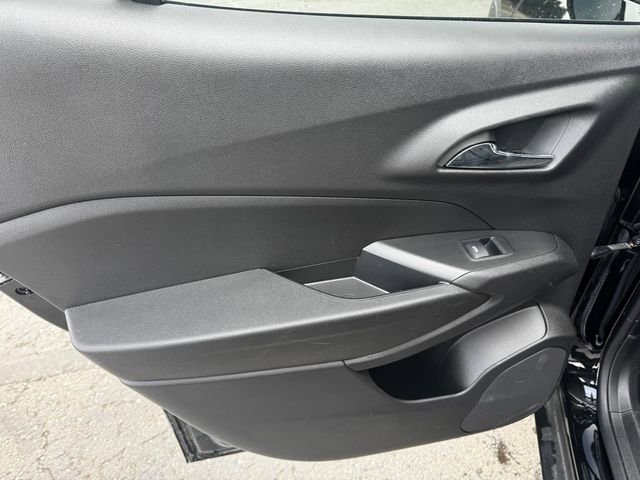 Used 2025 Chevrolet Trax LT image 18