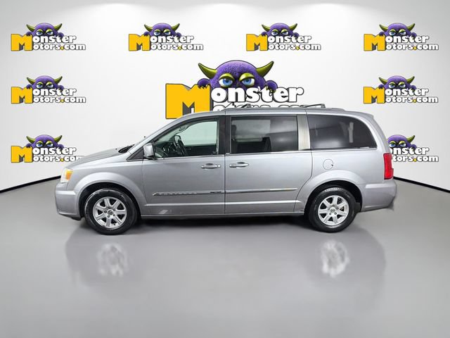 Used 2013 Chrysler Town & Country Touring FWD image 8