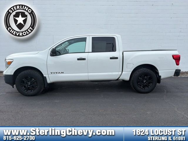 Used 2017 Nissan Titan S image 2