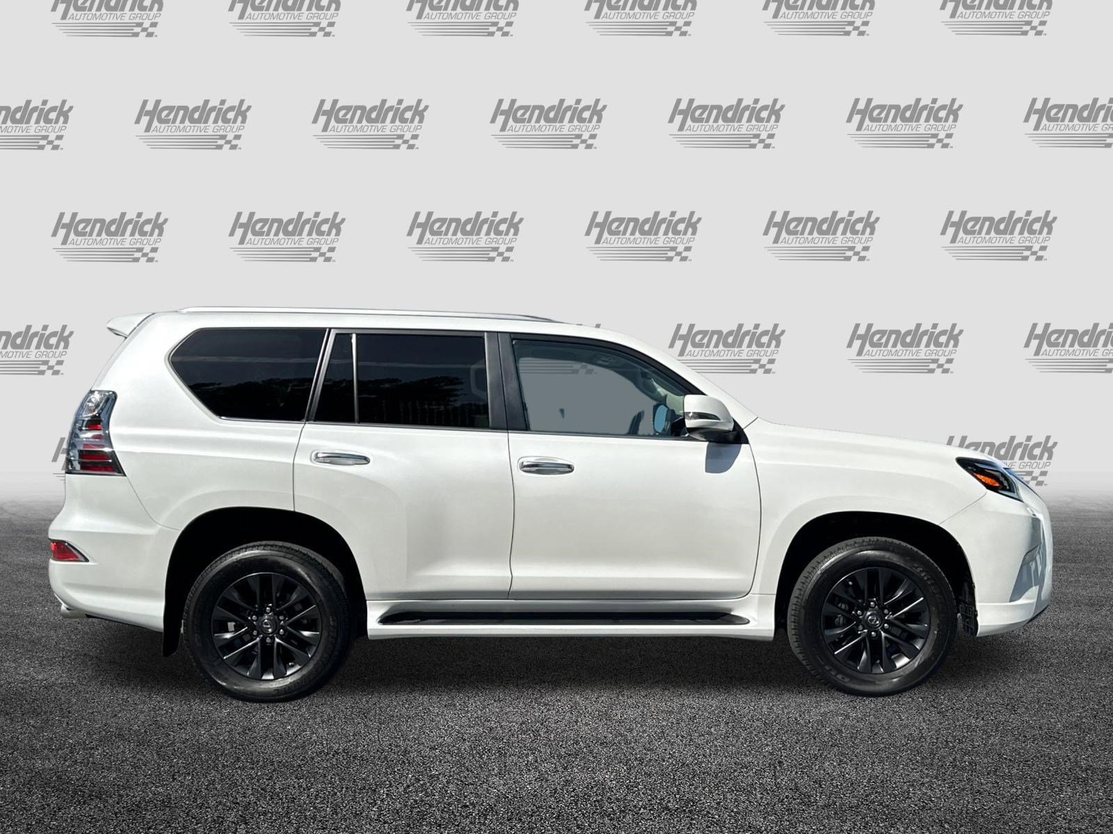 Certified 2022 Lexus GX 460 Premium w/ Premium Package AWD/4WD image 3