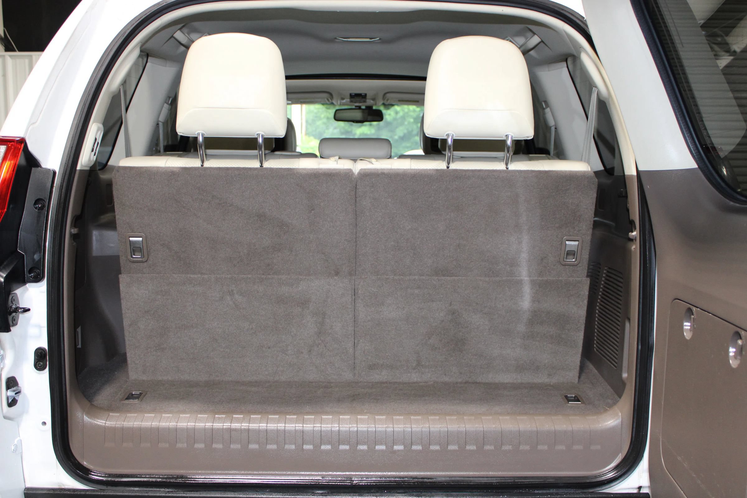 Used 2011 Lexus GX 460 w/ Comfort Plus Pkg AWD/4WD image 41