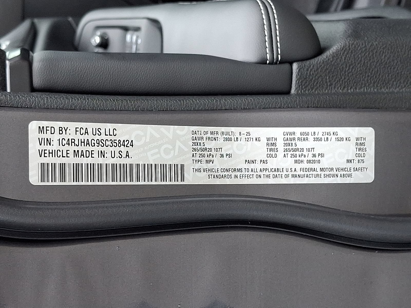 New 2025 Jeep Grand Cherokee Altitude AWD/4WD image 11