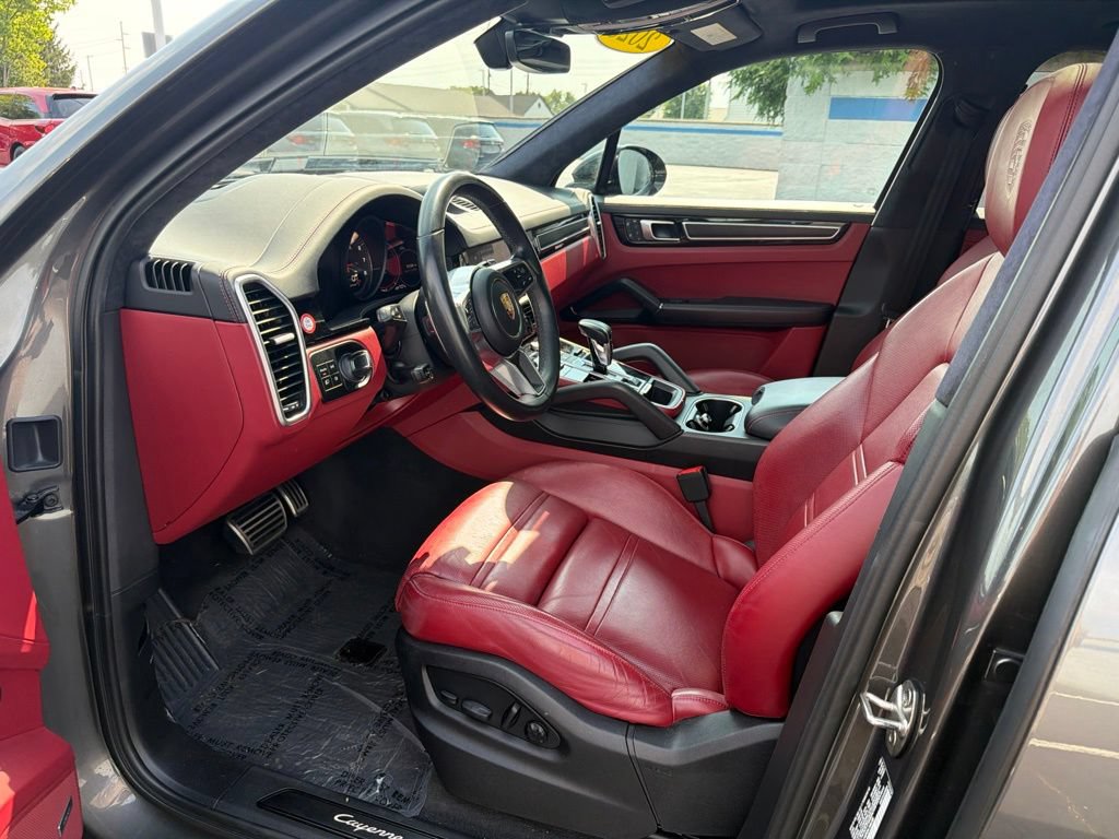 Used 2023 Porsche Cayenne GTS AWD/4WD image 17