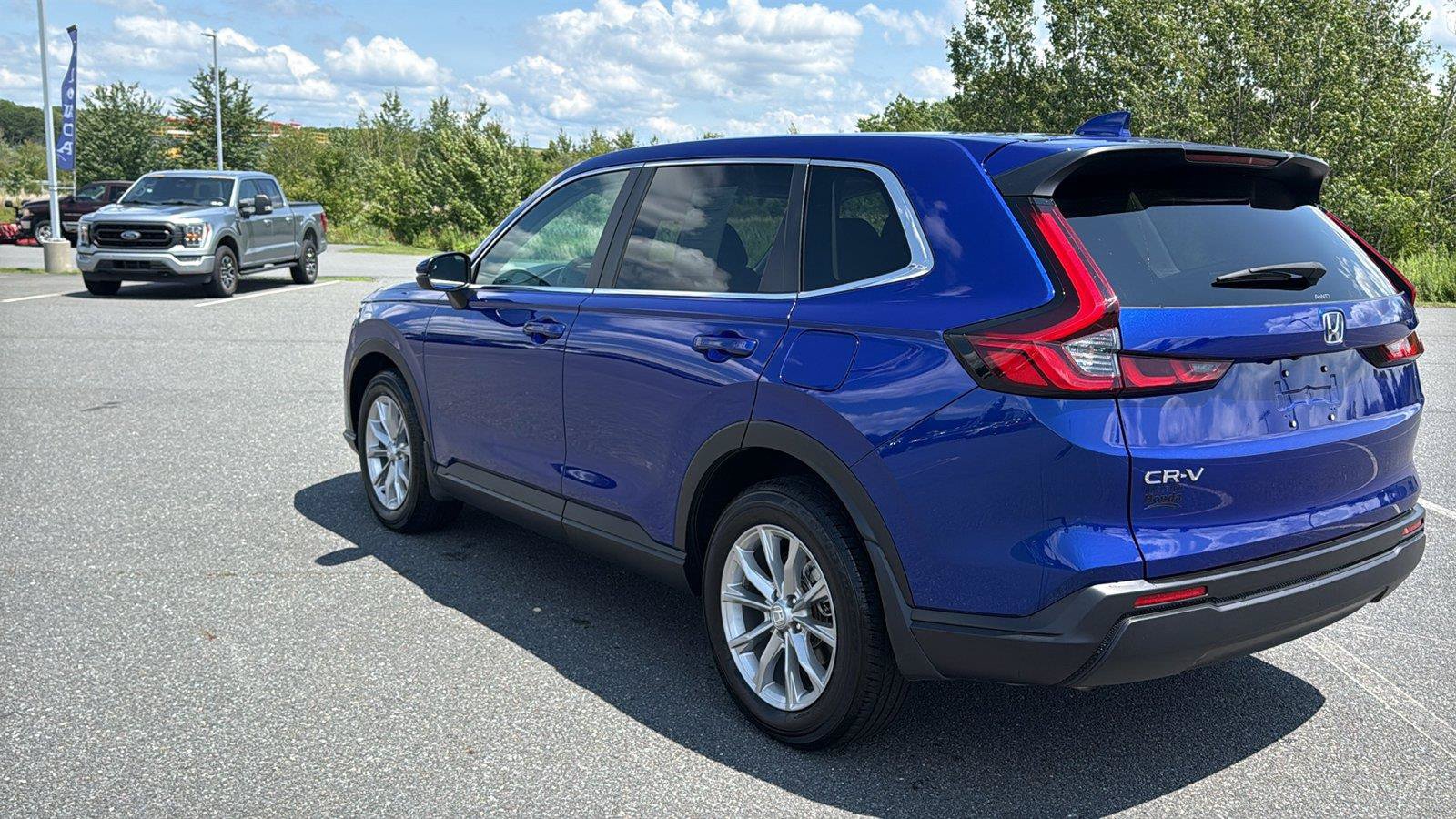 Used 2025 Honda CR-V EX image 10